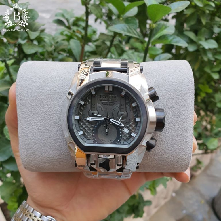 ساعت اینویکتا